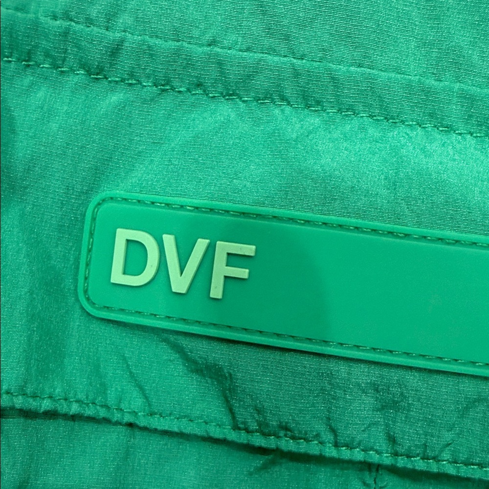 DVF x Target Green Nylon Half-Zip Windbreaker Jacket XL Lightweight Packable - Picture 2 of 7
